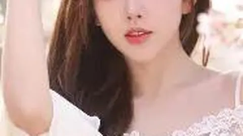 拜仁惊魂开场！三连失误引爆危机，孔帕尼怒火中烧，诺伊尔对队友失望不已