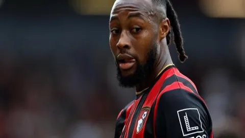 曹永竞被亚足联重罚：四场禁赛+1500美元罚金，亚冠争议再升级！