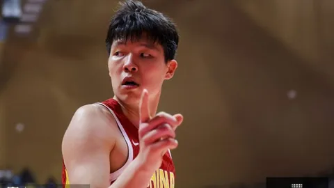 法国教练桑蒂尼强力反击：痛斥阿内尔卡侮辱言论，国际足坛恩怨英格兰风云录新浪体育解析